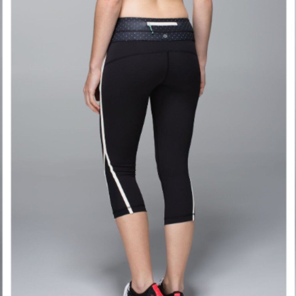 LULULEMON UP THE PACE CROP POLKA DOT LEGGINGS - 6